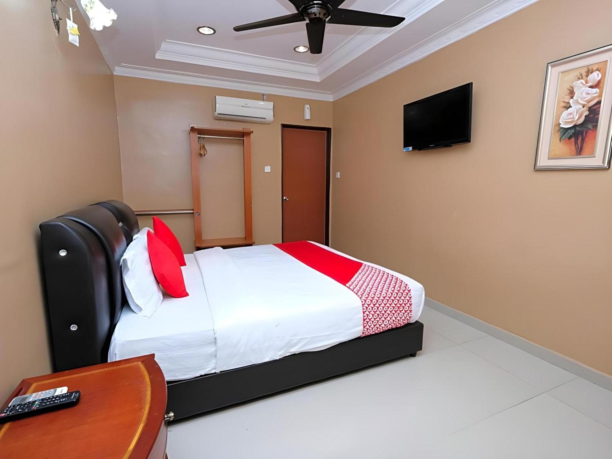 Super Oyo 707 Ayuni Hotel Bangi Exteriér fotografie